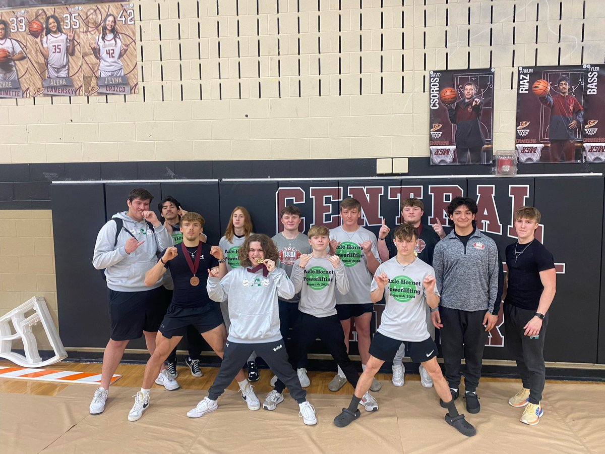 Devo26Dorris's tweet image. These ATHLETES made it happen this week! Can’t express how proud I am of our powerlifting teams Boys and Girls at the regional meets  And yes, the coaches are rockstars as well!  Hornetpride
