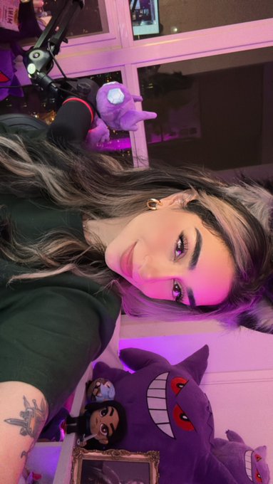 LIVE ON TWITCH 🩶 https://t.co/pIpBnfPnW5  i know it&rsquo;s my day off, but i can&rsquo;t escape final fantasy. playing<a href="/tag/mobiuz"class="tags"><span>#mobiuz</span></a><a href="/tag/benq"class="tags"><span>#benq</span></a>