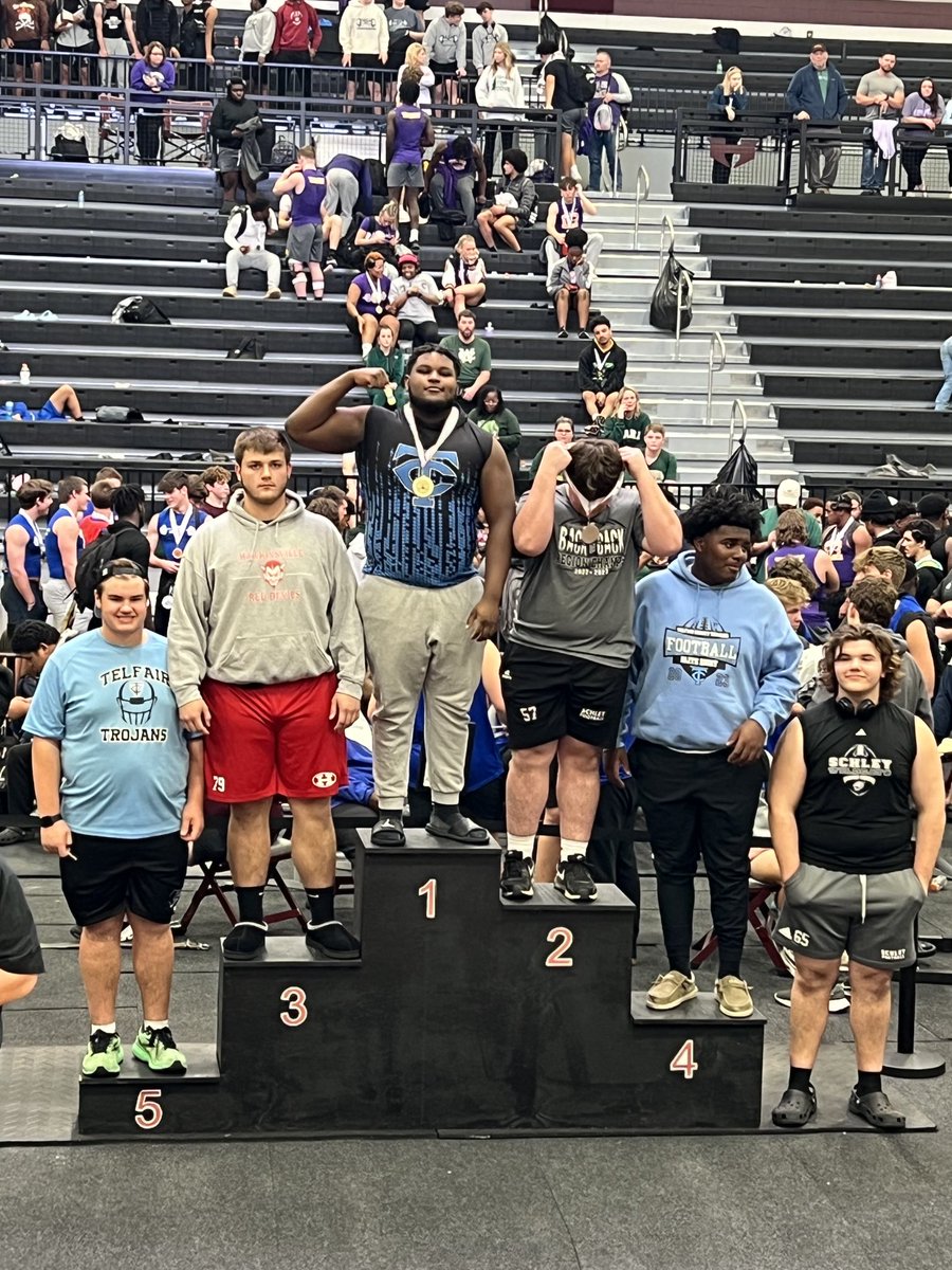 Congratulations to ⁦@dairaishawn⁩ for winning a State Championship AGAIN in weightlifting today!