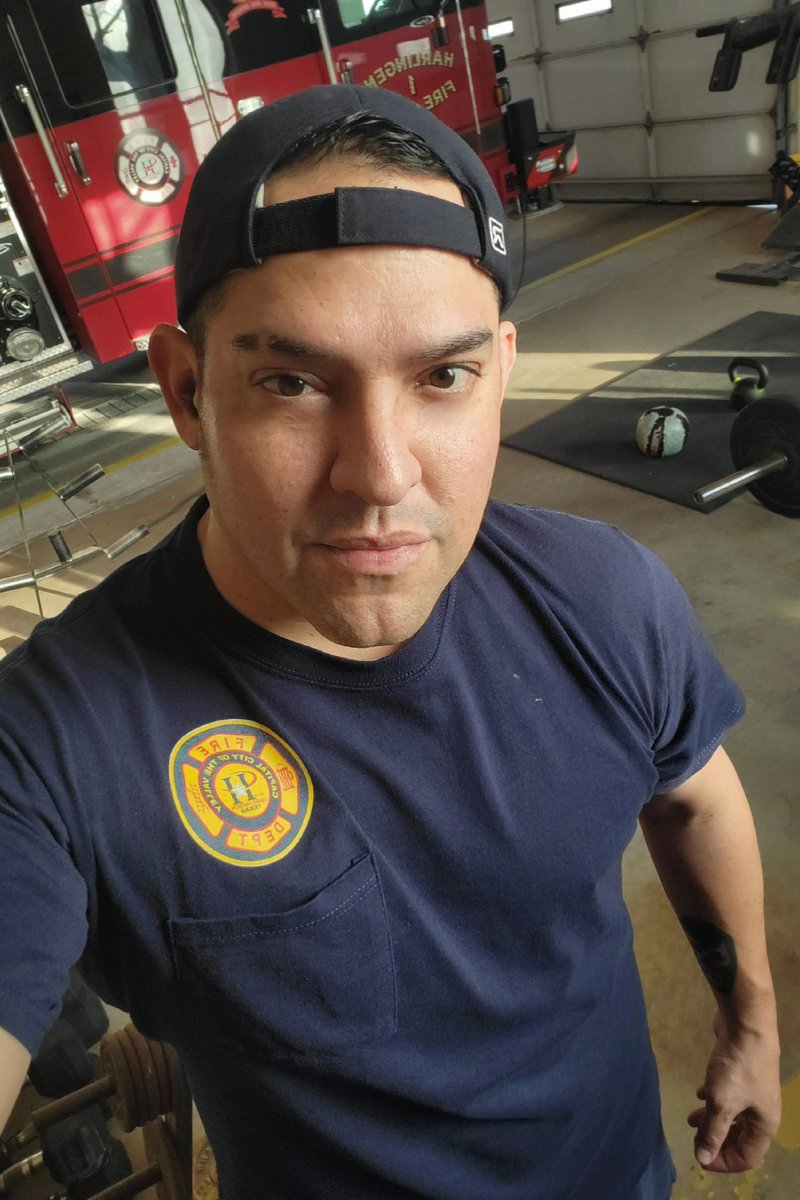 bomberoweech's tweet image. 👨‍🚒🚒🏋‍♂️🔥🎵 
#WorkoutAtWork #FD