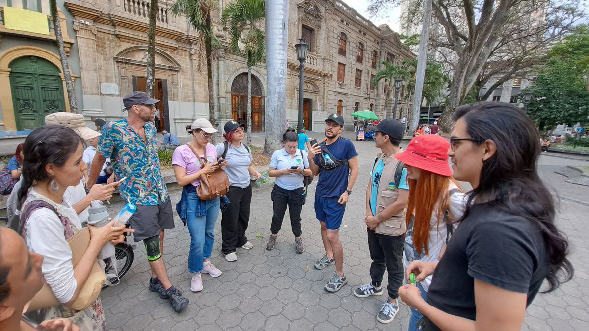 MapHubLAC's tweet image. Desde Medellín, Colombia 🇨🇴 seguimos compartiendo el mapeo de árboles urbanos que se realiza en el marco del #OpenDataDay. 🖥️🌳