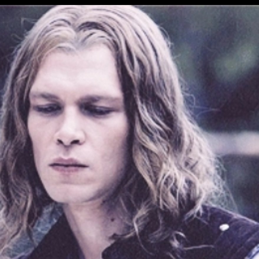 ofthemoonlight_'s tweet image. 