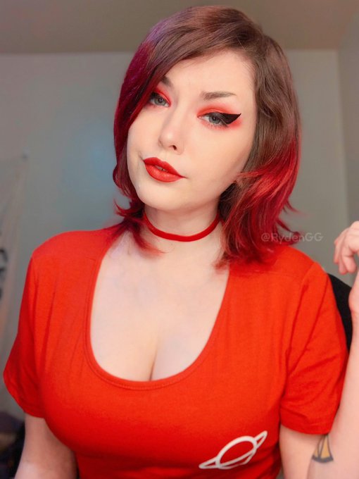 moon, tell me if i could send up my heart to you? ❤️🌕✨ https://t.co/7SNuGY2HT4<a href="/tag/mvsales"class="tags"><span>#mvsales</span></a>