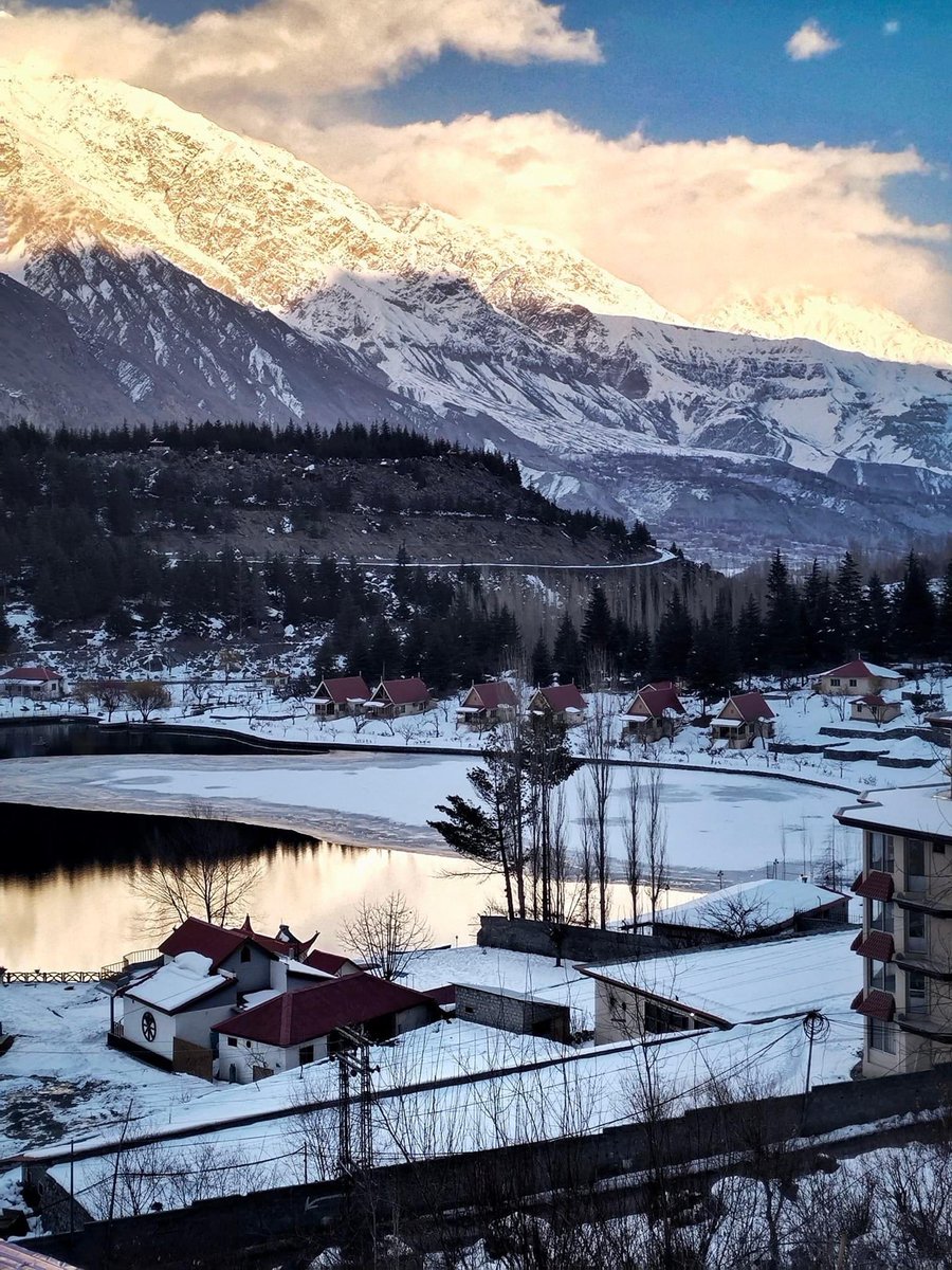 itzraxa's tweet image. Asslam o Alaikum ♥️

جو اللّٰہ کو وکیل بنا لیتے ہیں
وہ مقدمے جیت جایا کرتے ہیں

💞حَسْبُنَا اللهُ وَنِعْمَ الْوَكِيلُ 🤍❤️💯

Good Morning ☀️