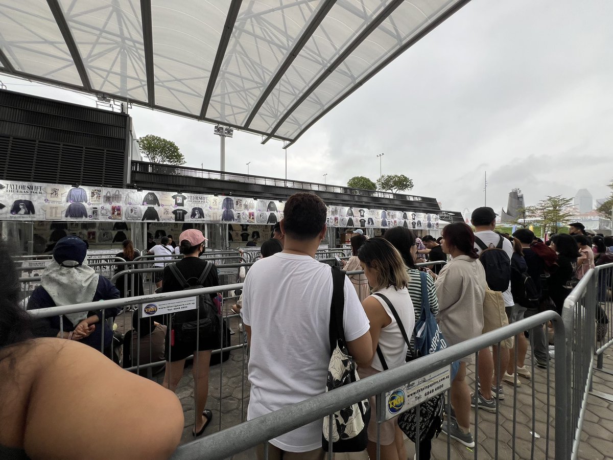 memyminek's tweet photo. อยู่ในคิวแล้วค่าา ฝากหิ้วทัก dm ได้เลยค่าา

#TheErasTourSingapore
#TaylorSwiftErasTourSG
#ตลาดนัดสวิฟตี้ #ตลาดนัดTaylorSwift #SingaporeTSTheErasTour https://t.co/onty5BBmFp