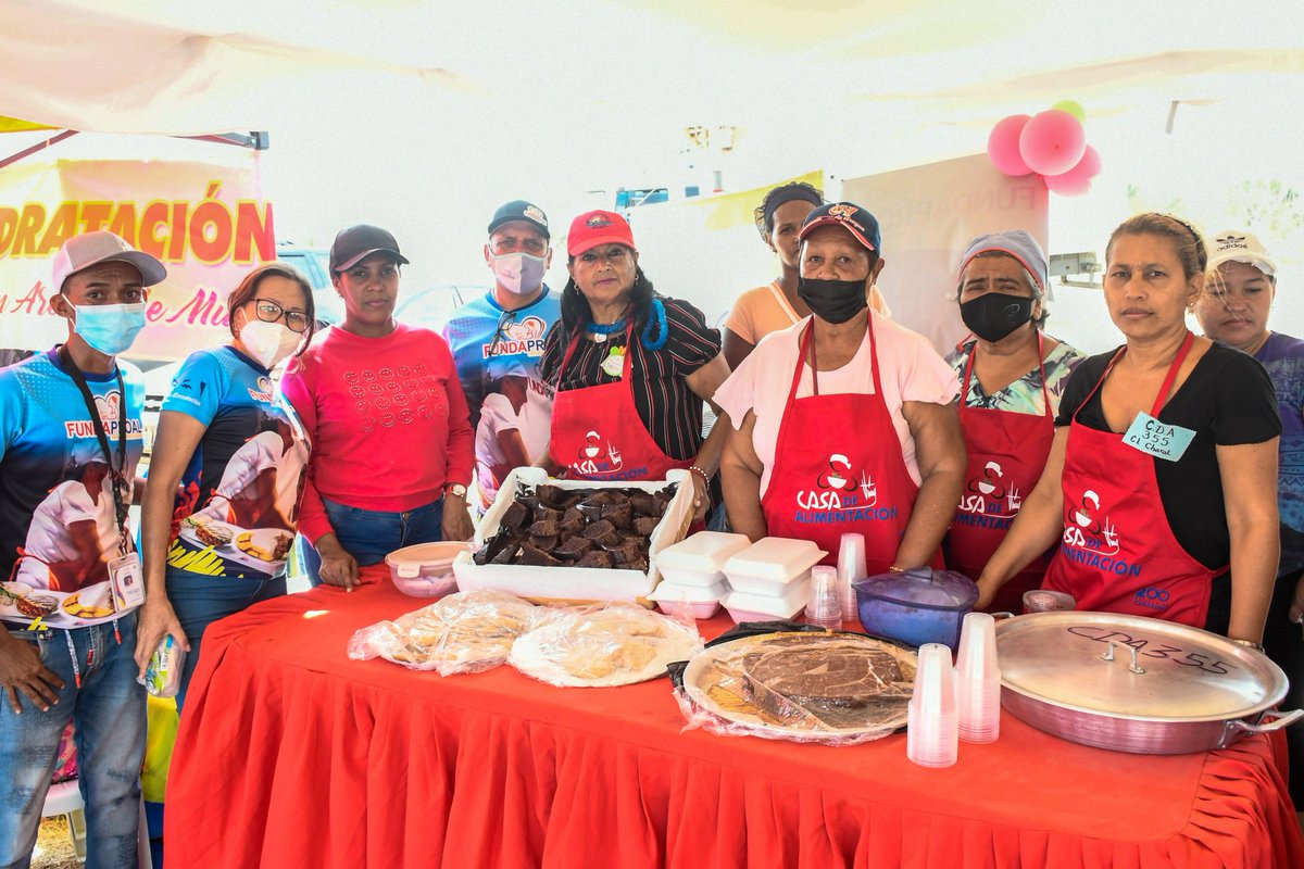 La protección del pueblo siempre será la prioridad del Buen Gobierno.

En la comunidad Fundo Coropo, Base de Misiones Hugo Rafael Chávez Frías 1, se realizó una mega jornada del Plan de Amor en Acción en atención a las víctimas de la guerra económica.

@MPPEDUCACION