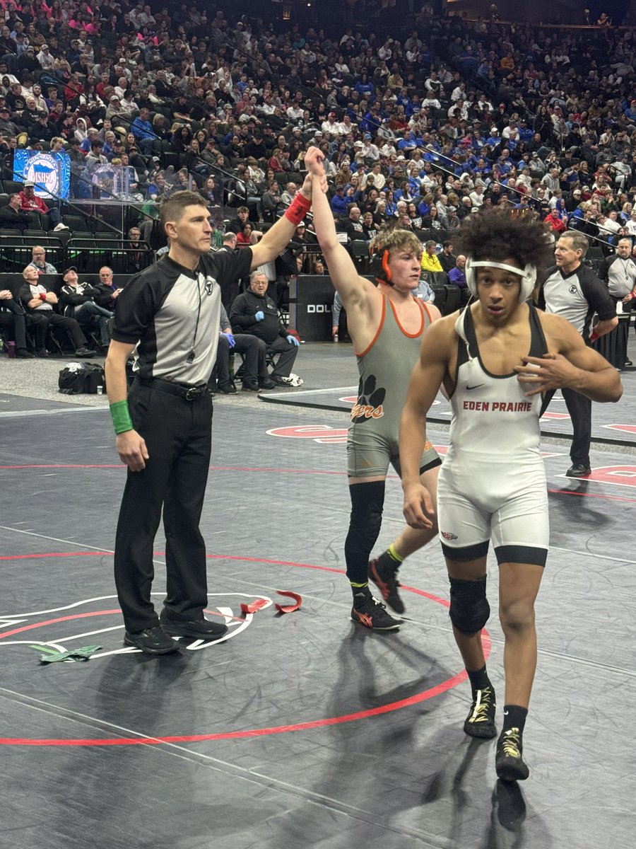 The AAA State Champion at 139 lbs is Davis Parrow with a thrilling 3-2 victory!