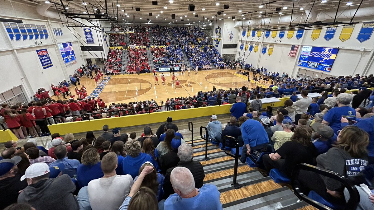 mrhartgis's tweet photo. Great win @NPHSDragons in #sectional9 final. Best wishes @ihsaa1 regional. Great season @GCCougars. Best wishes to the seniors. @CougarHoops2 https://t.co/GDemywR5Rl