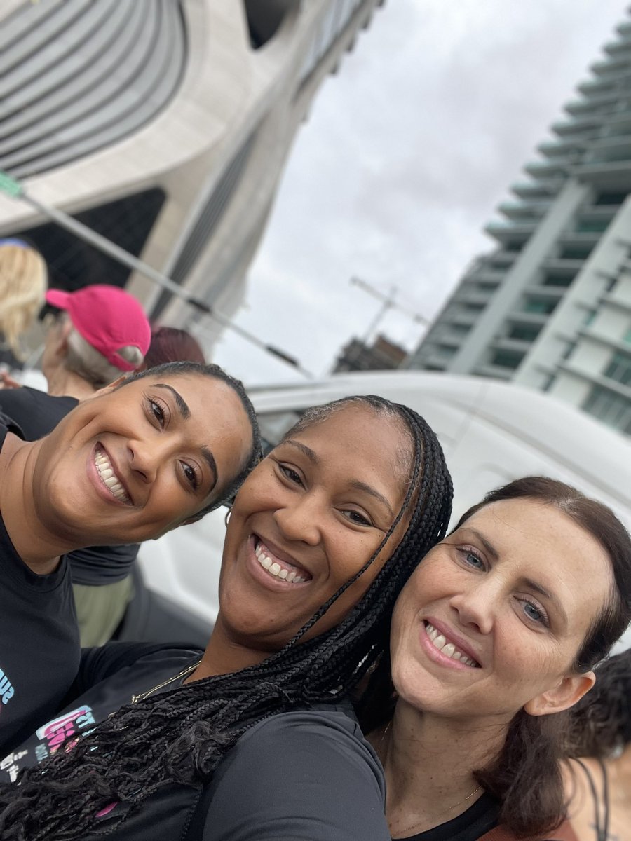 BRMandrell's tweet photo. I had an incredible experience participating in the 5k! Already looking forward to the next one! #5kFun #RunningAdventures @mdcpsdasetoosi @trydiggs @IvetteKaige @tmullin1889 @IrmineButts @AEdwardsShin #StrengtheningOurWe #superintendent5k https://t.co/QWVma57mlH