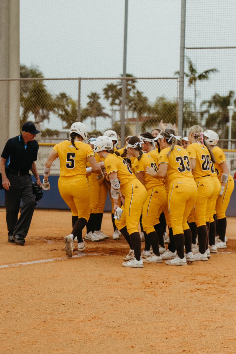 WMUSoftball's tweet photo. 𝐻𝒪𝑀𝐸𝑅𝒰𝒩 𝒫𝒪𝒪𝒦𝐼𝐸𝒮💥 #BroncosReign #BrandNewBroncs #Redefined https://t.co/wgIoqyjKPJ
