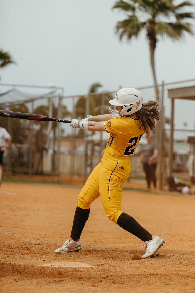 WMUSoftball's tweet photo. 𝐻𝒪𝑀𝐸𝑅𝒰𝒩 𝒫𝒪𝒪𝒦𝐼𝐸𝒮💥 #BroncosReign #BrandNewBroncs #Redefined https://t.co/wgIoqyjKPJ