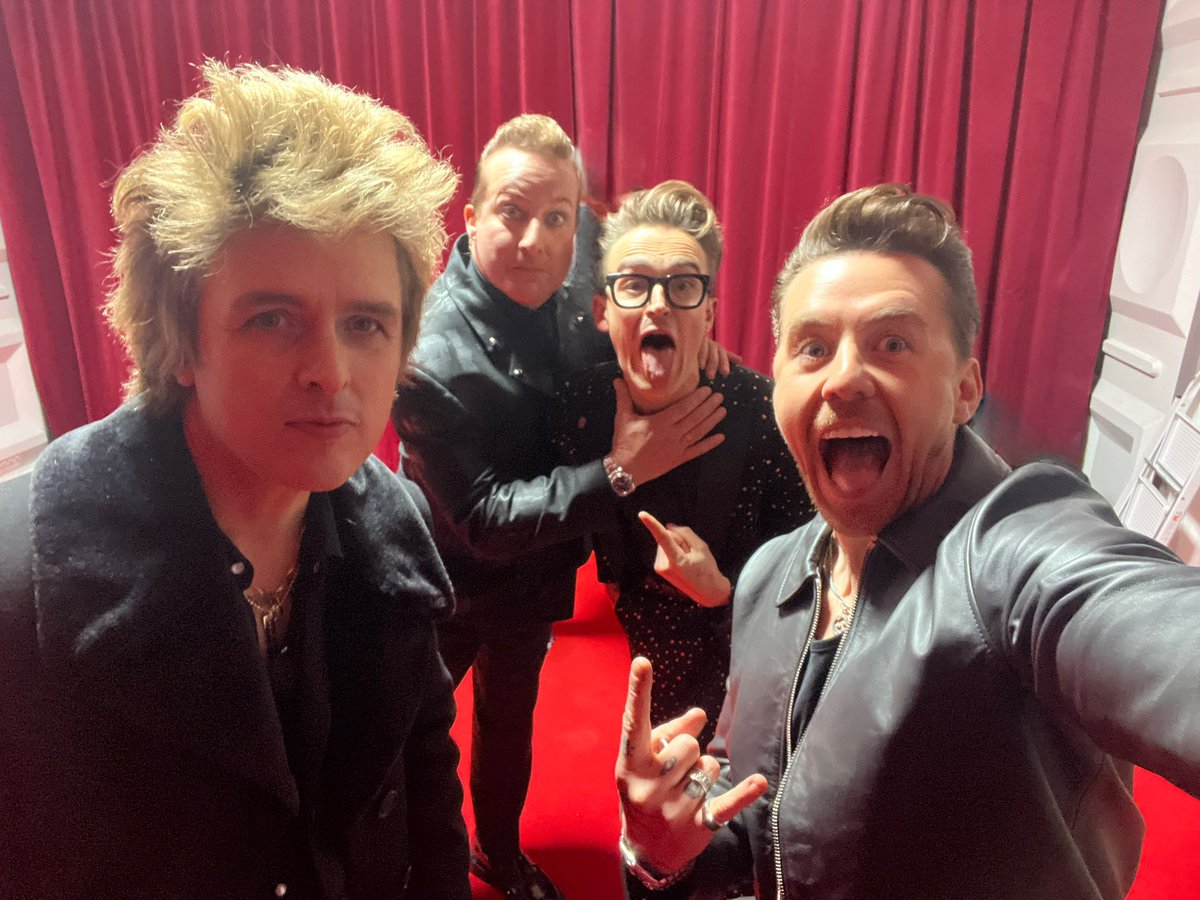 itsDannyJones's tweet photo. We upgraded harry and Dougie 🤣🤣 https://t.co/DFJVqXgVkc