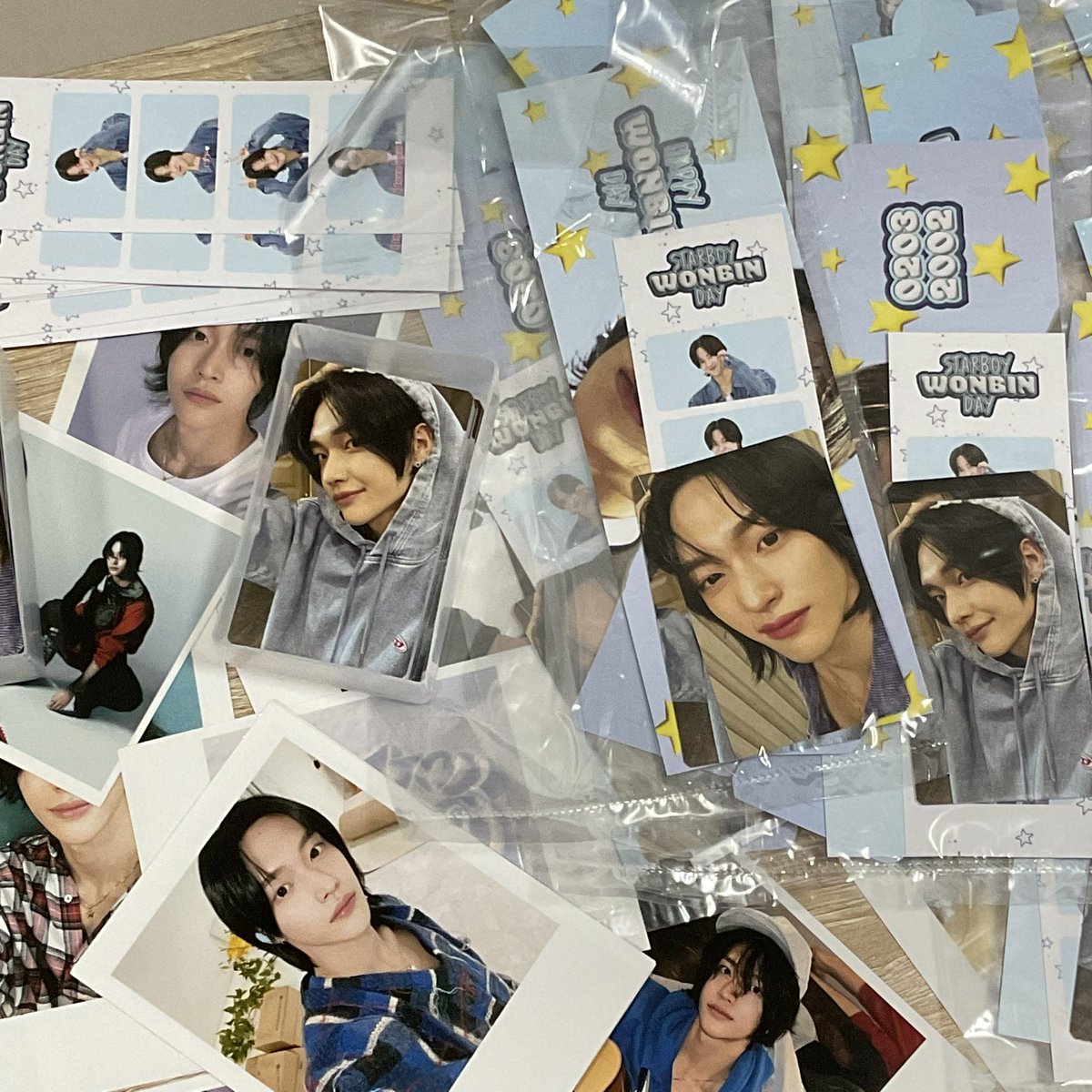 rubyleo17's tweet photo. hello everyone! i’ll go to #ToAllTheMarchBoys around 1-2PM. as a representative of #StarboyWonbinDayinKL crew i’ll distribute these leftover freebies during that session. anyone who didn’t get a chance to visit us yesterday can claim a set of this freebies today !! https://t.co/7EikXDK8OR