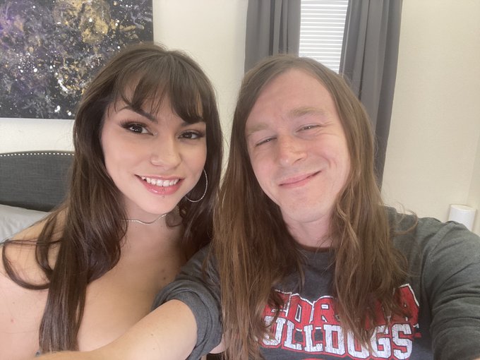 Incredible shoot with Dakota Quinn AKA @femalien69 🔥🔥🔥 https://t.co/IQ1YnmstJN<a class="tags" target="_blank" title="On Twitter" href="/?out=eyJ0eXAiOiJKV1QiLCJhbGciOiJIUzUxMiJ9.eyJpYXQiOjE3MjEzNTQ4NjIsImlzcyI6InR3cG9ybnN0YXJzLmNvbSIsIm5iZiI6MTcyMTM1NDg2MiwiZXhwIjoxNzUyODkwODYyLCJyZWRpcmVjdF91cmwiOiJodHRwczovL3R3aXR0ZXIuY29tL2ZlbWFsaWVuNjkifQ.UvB9SoRWA7HhaX1R23zWJunbGOwPG-ULxHkQLnS4vxR3tU8PXvUS7gKTy62G-lkXsxNREmbx8n5lWbrdViFU5w">@femalien69</a><a href="/tag/godawgs"class="tags"><span>#godawgs</span></a>