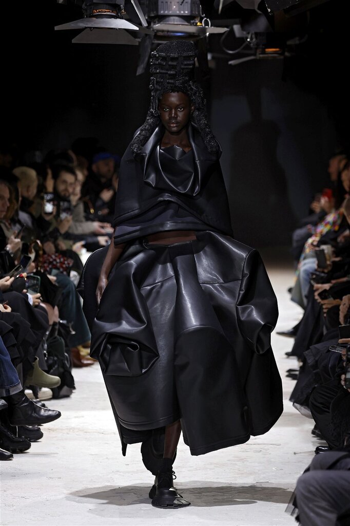 nowfashion's tweet photo. New collection posted: Comme des Garçons Ready To Wear Fall Winter 2024 Paris 
See the collection here ->>https://t.co/ocJisIBpYb
#NOWFASHION #fashionweek #fashionshow #PFW #ReadyToWear #RTW #FW24 https://t.co/XSjJ2RQ6pT
