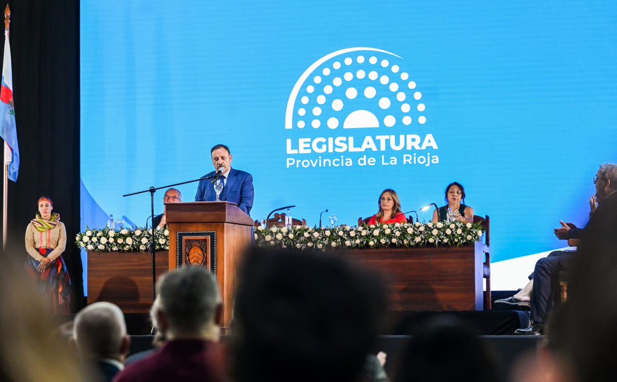 TeresitaMadera's tweet photo. Dimos apertura al 139° Período de Sesiones Ordinarias de nuestra @LegislaturaLR donde tuvimos el honor de recibir al gobernador @QuintelaRicardo para brindar su discurso reafirmando el compromiso de trabajar firmemente en defensa del pueblo riojano; defender el desarrollo, el progreso y los puestos de trabajo de cada familia.

Un gobernador que sin dudas, seguirá conduciendo nuestra provincia guiado por la justicia social, la paz y el consenso; con una mirada federal.

Además, diputados y diputadas, por mayoría aprobaron a @ClaudioRuizCH y @terelunalarioja como Vicepresidente primero y segunda, que sea una gran gestión.