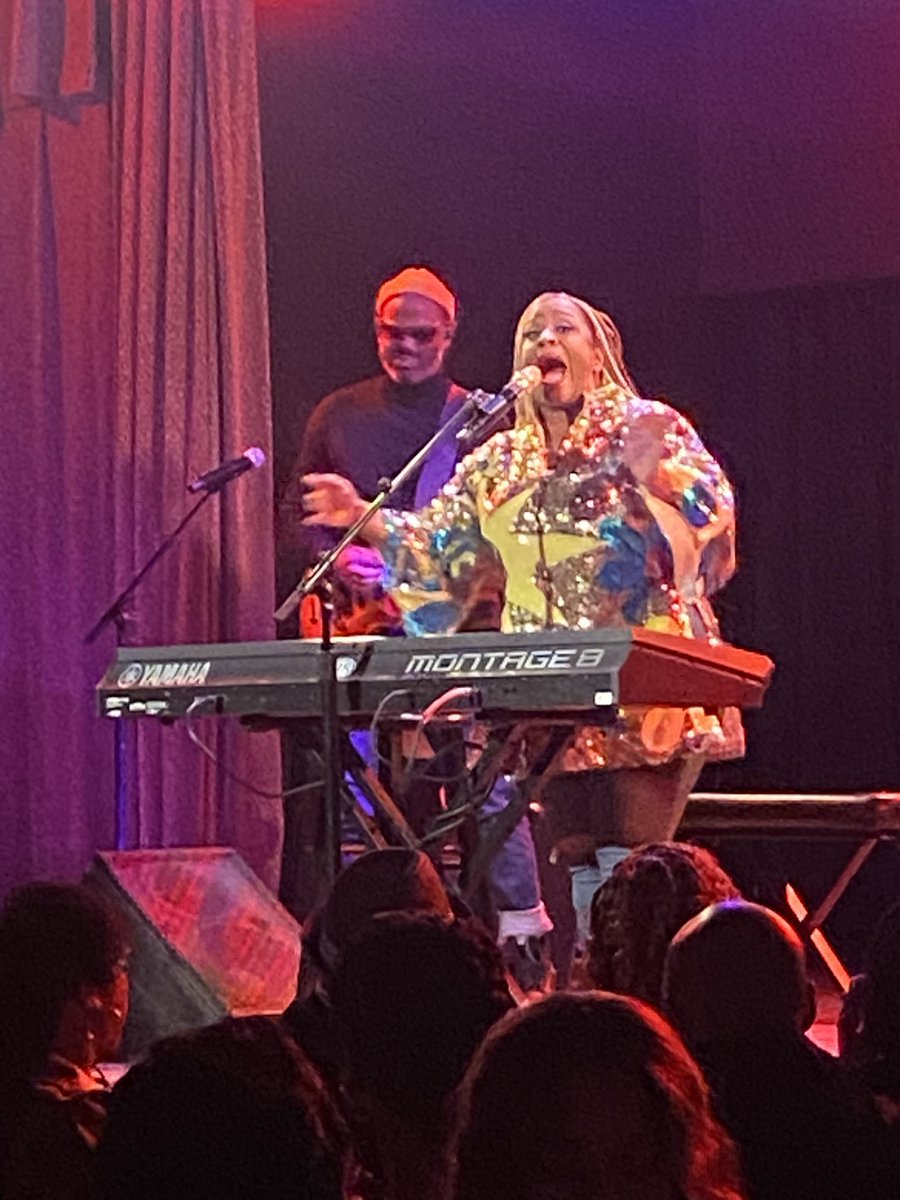 ugoapril2's tweet photo. @AverySunshine Having a great time ,love the energy! https://t.co/Q8Z0r38NfO