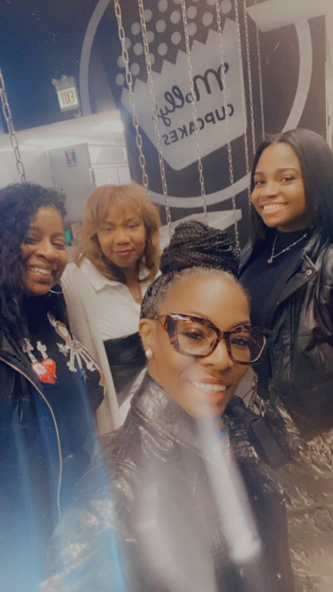 ugoapril2's tweet photo. @AverySunshine Having a great time ,love the energy! https://t.co/Q8Z0r38NfO