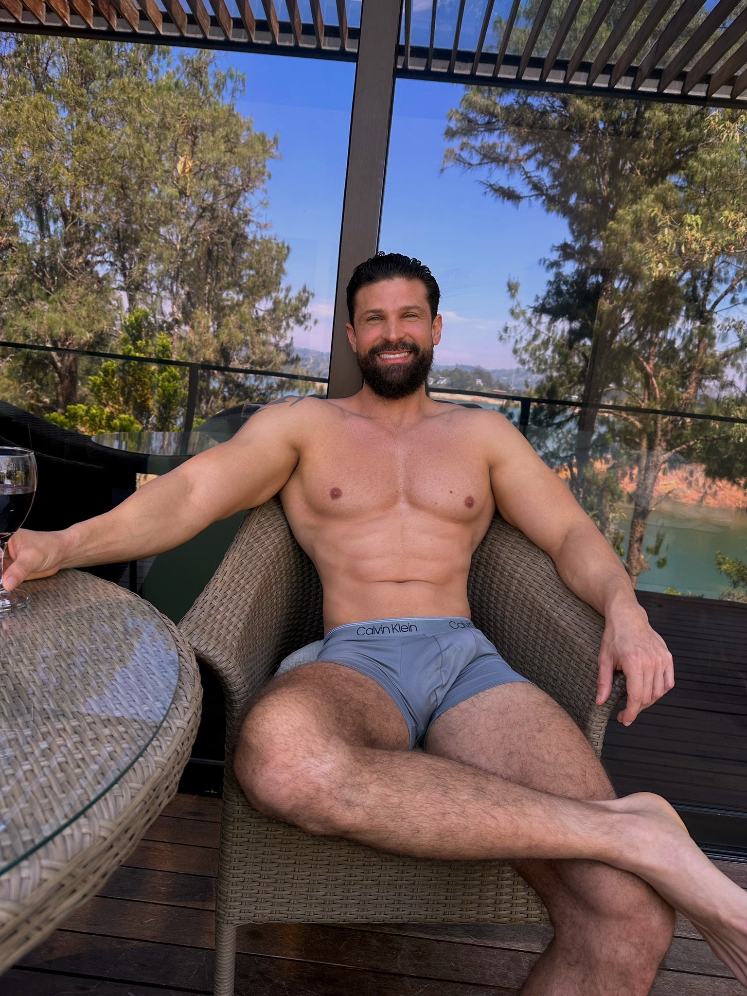 1 pic. Hope everyone's having an amazing weekend! Just wondering, who's gonna be the lucky one to take off my underwear? 😉 #weekendvibes #undiechallenge https://t.co/l9HuQBwIXZ