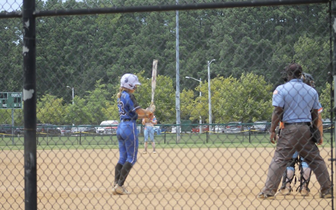 Happy Birthday to our table setter and rock in the outfield @HVBsoftball53 !! We hope you have a great day!