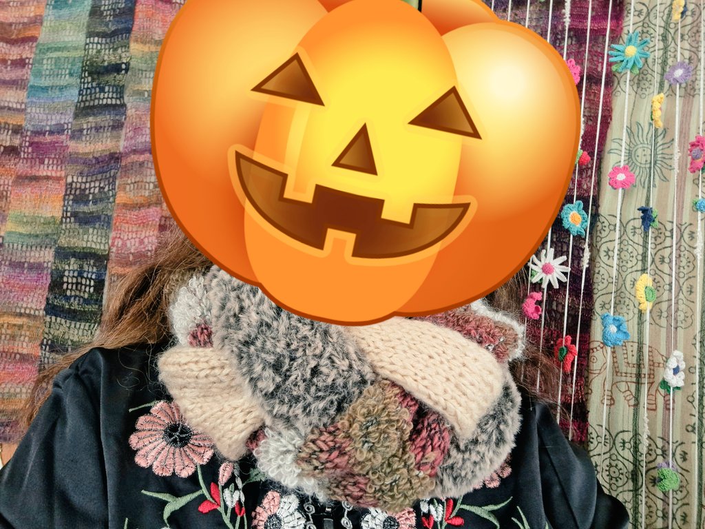 netarou_amuamu's tweet image. メリヤス編地て丸まりたがりさんやで
好きなだけ(&apos;▽&apos;* )ま(&apos;ε&apos;* )る️⭕️まれᕷ*.°とメリヤス編み3本編んで三つ編みにしただけスヌード完成🌱 ᐕ)ﾉ
とーかいちゃん善きﾖｷ (ง˘ω˘)ว ﾖｷ