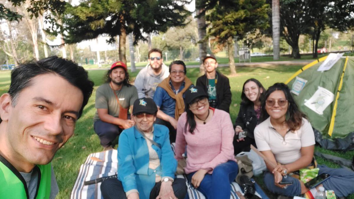 MapHubLAC's tweet image. Celebrando el #OpenDataDay con @MaptimeBogota 🇨🇴 mapeando árboles urbanos.

Un gran proyecto que fue apoyado por la colaboración entre @hotosm y @OKFN.

Qué orgullo el trabajo de la comunidad #OSM en la región 💪🏽🔥