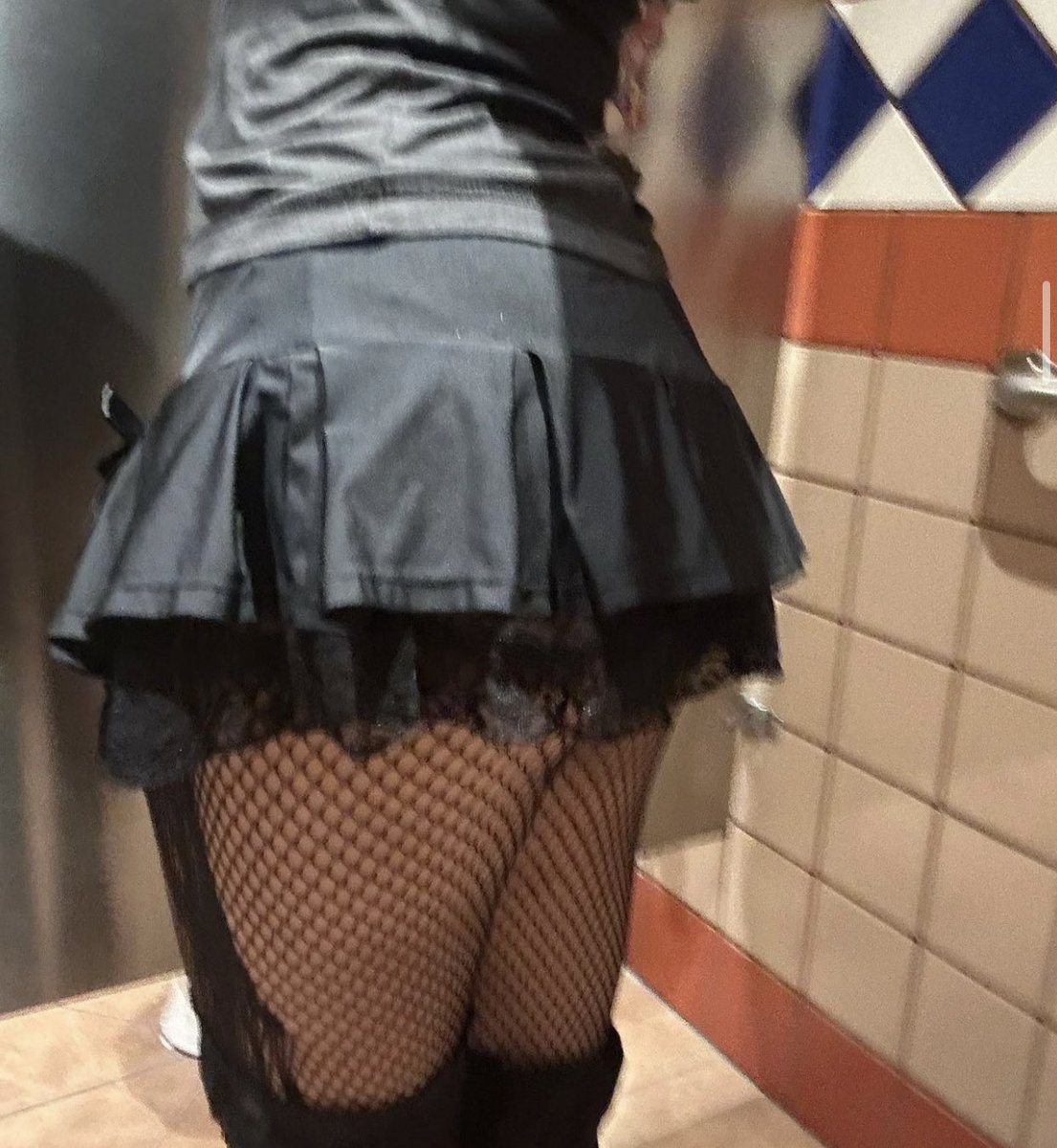 switchqueenmill's tweet image. just posted on #onlyfans !!! link in bio 💋help a girl pay her bills 😇 #nsfw #paypig #findom #nsfwtwt #nsfwaudio #onlyfanspage #onlyfanscreator #porn #goth #paypiggies #paypiggieswanted #paypigneeded