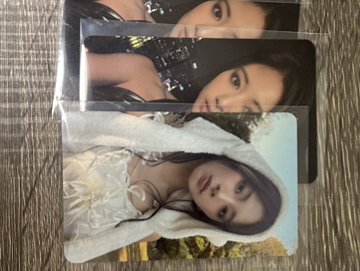 mk38095055's tweet photo. @0614tzuyu_once_ 失礼します。ミナ2枚とツウィ2枚交換できますか？ https://t.co/xSaDwZ9X2Y
