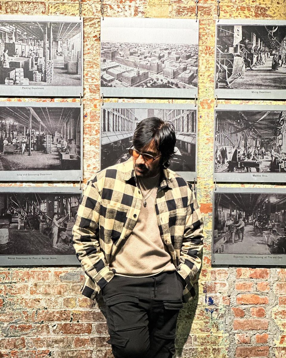 JominJo18409369's tweet photo. Boss 😎 Stylish 📸 #NewYork 
.
.
.
@RaviTeja_offl

#MASSMAHARAJA #RaviTeja  #EAGLE #MrBachchan #Kick #Kick4K #PublicBlockBusterEagle #DubaiSeenu #BlockbusterEagle #EagleOnEtvWin #EagleOnPrime https://t.co/fSfV4sSzxo