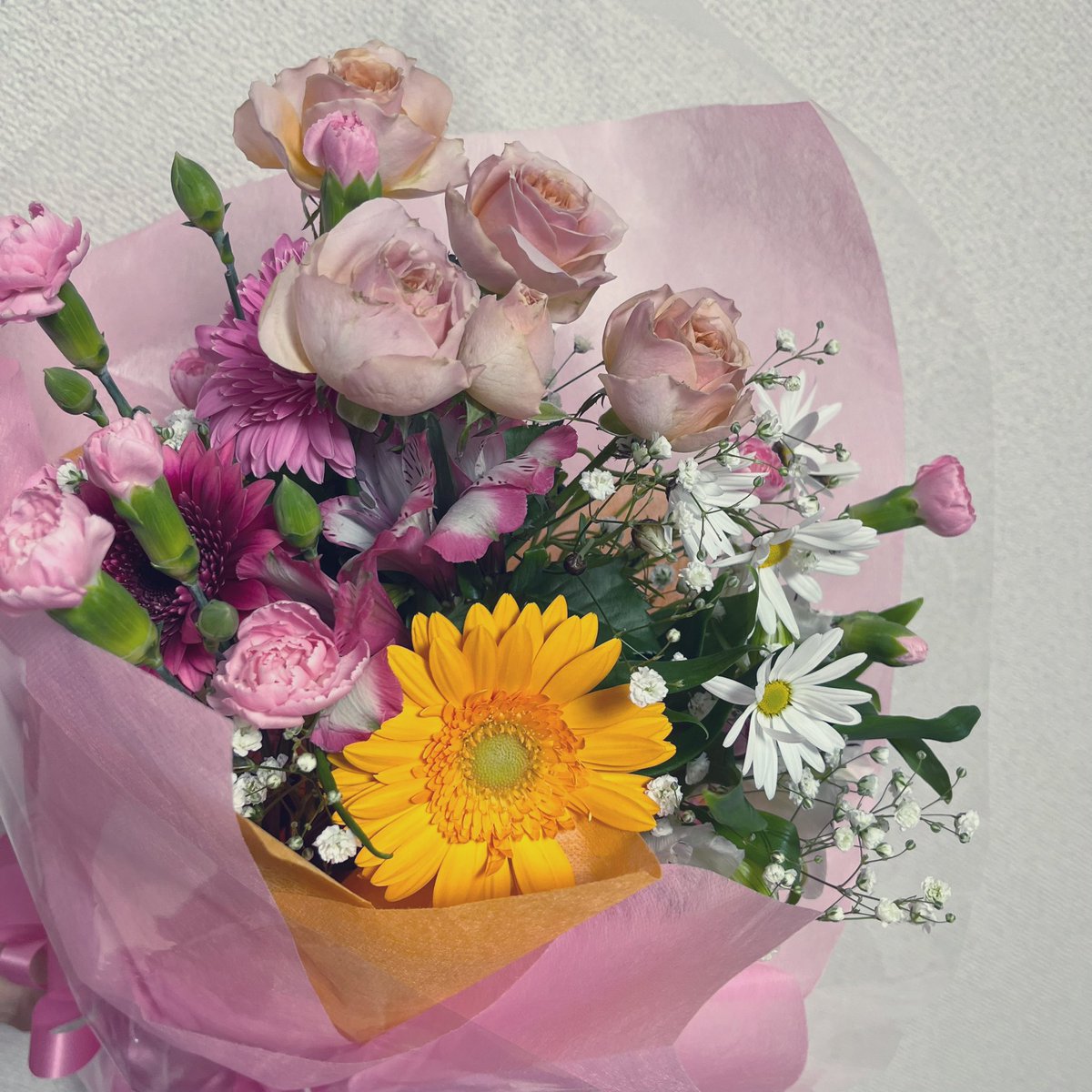 chan_ERE65na's tweet photo. 昨日はくれっしぇんどのラストライブでした💐
素敵な演者さんで良かったです😊これからも仲良くしてください🥺はる〜2年4ヶ月ありがとうね🍒
引き続きこれからも仲良くしてね〜❤️らぶ🐶
#くれっしぇんど  @Haru_Vo124 https://t.co/wUqqWHOLmR