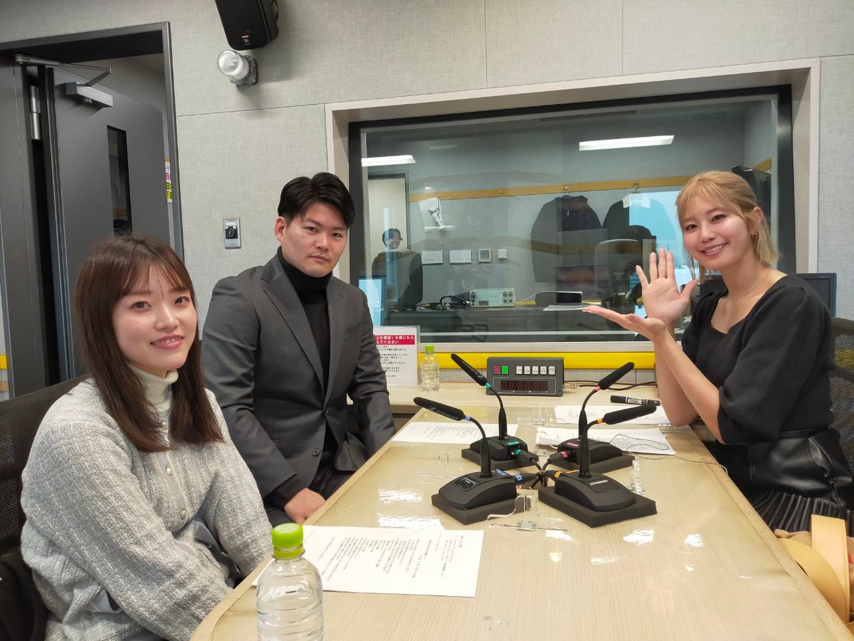 kokoshiro_jocr's tweet photo. 11：30OA ＃稲村亜美 のココシロインターン、今月は
株式会社 ＃EISHIN の中田さん、佐川さんを迎えしておし今どんなお仕事をしているのか、会社の理念などについて伺います
#ラジオ関西 https://t.co/tWOquL6nC3