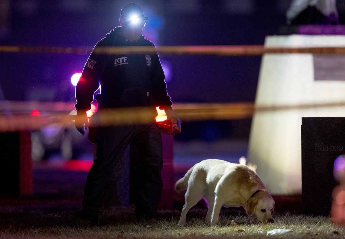 ATF explosives detection K-9 Shiloh sniffing for ballistic evidence after another shooting in KC, this time outside of a high school as a playoff basketball game was concluding. Two victims, including juvenile, remain in critical condition. @KCStar kansascity.com/news/local/art…