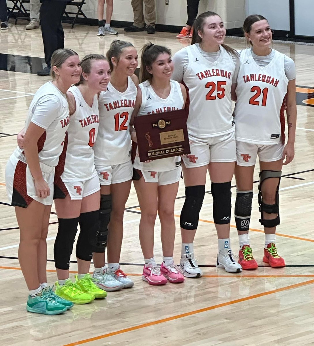 TahlequahHoops's tweet image. A big thank you to our community and fan support all season long! 

One rough week doesn’t define four stellar seasons. Thank you to an amazing group of seniors! You left your legacy ✅