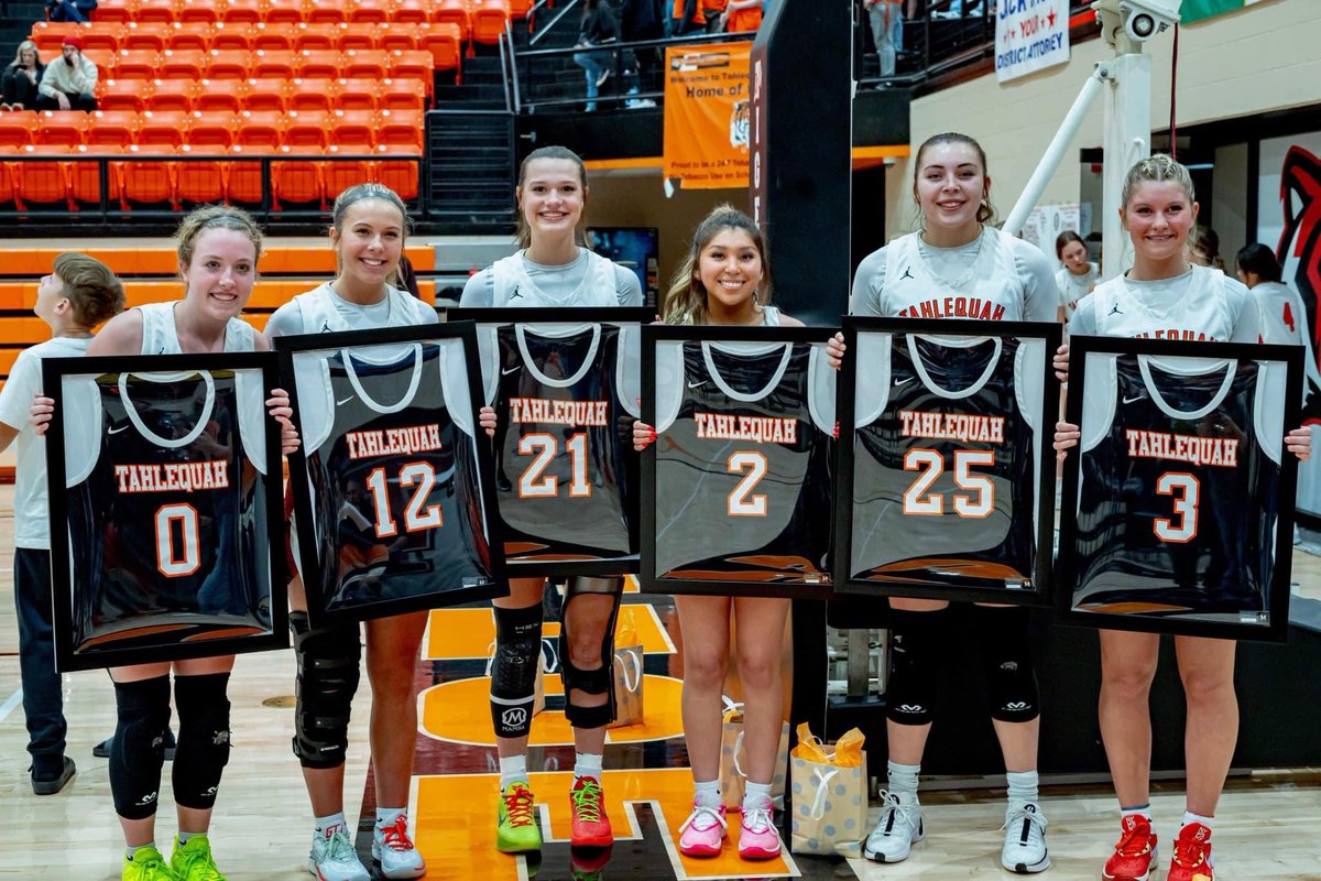 TahlequahHoops's tweet image. A big thank you to our community and fan support all season long! 

One rough week doesn’t define four stellar seasons. Thank you to an amazing group of seniors! You left your legacy ✅