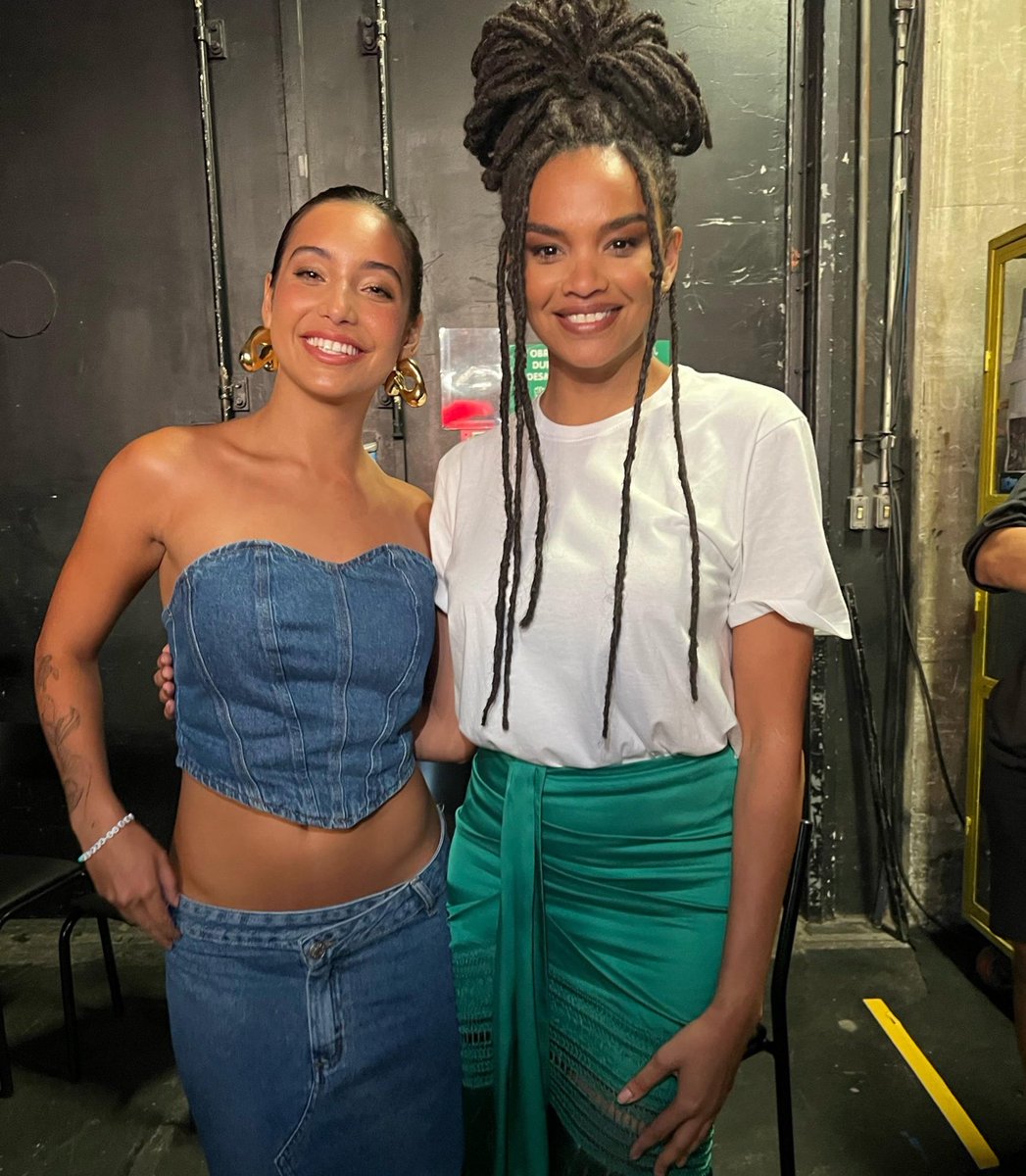raulsoares93's tweet photo. lindas!!

VANESSA LOPES NO #ALTASHORA https://t.co/Q29Ie3fIVL
