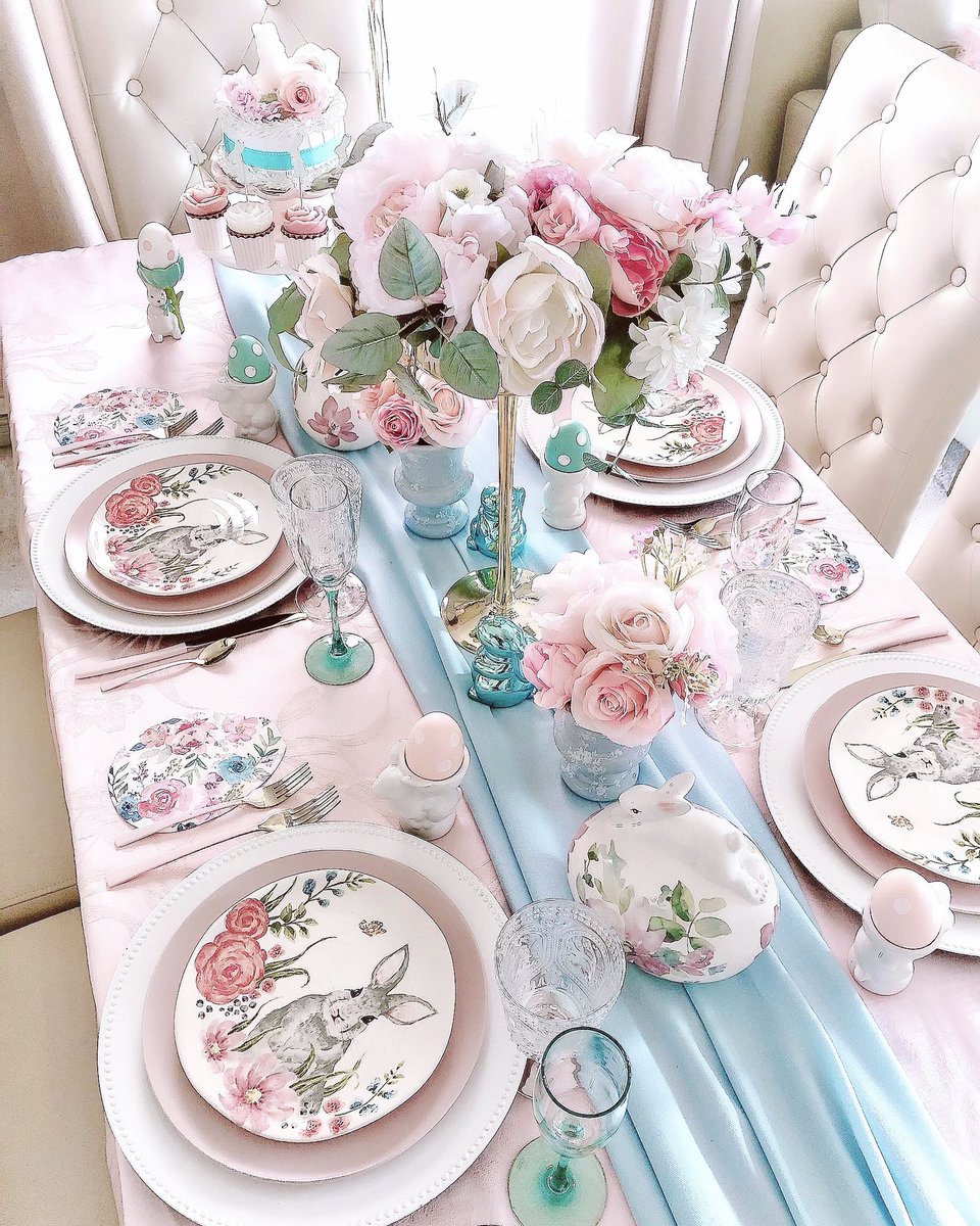 DecoratorDiva1's tweet image. Happy March! Sharing a little Spring &amp;amp; Easter tablescape inspo as the bunnies and blooms are making themselves known! 😂😉🩵🌸🐇🌸🐇🌸🩵
#SpringDecorating #EasterDecorating #EasterTablescape #SpringTablescape #BunnyLover #BunnyDecor #FloralStyling