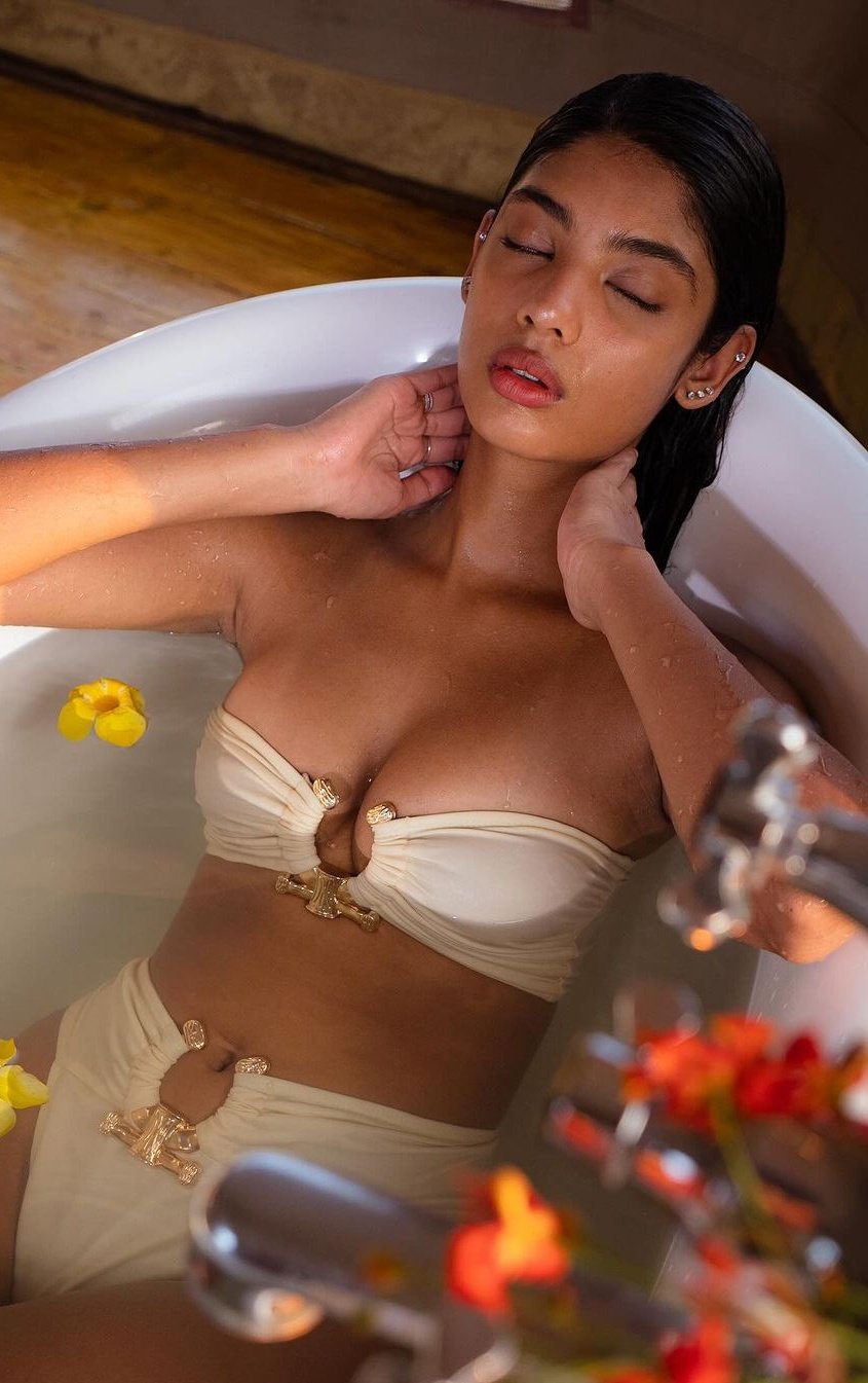 GHtsui6WQAAUKv8?format=jpg&name=large