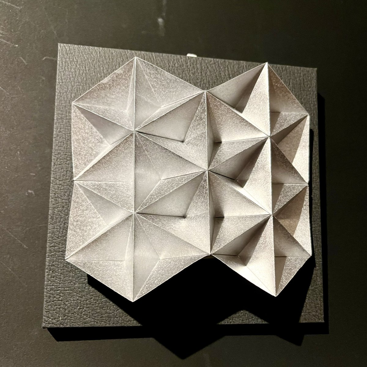 DHinklay's tweet photo. 【出品予定作品】
Triangles mini
https://t.co/T3UudzSlJ9
サイズ; 150mm x 150mm
各色 /5。
#折り紙 https://t.co/andsGDazSZ