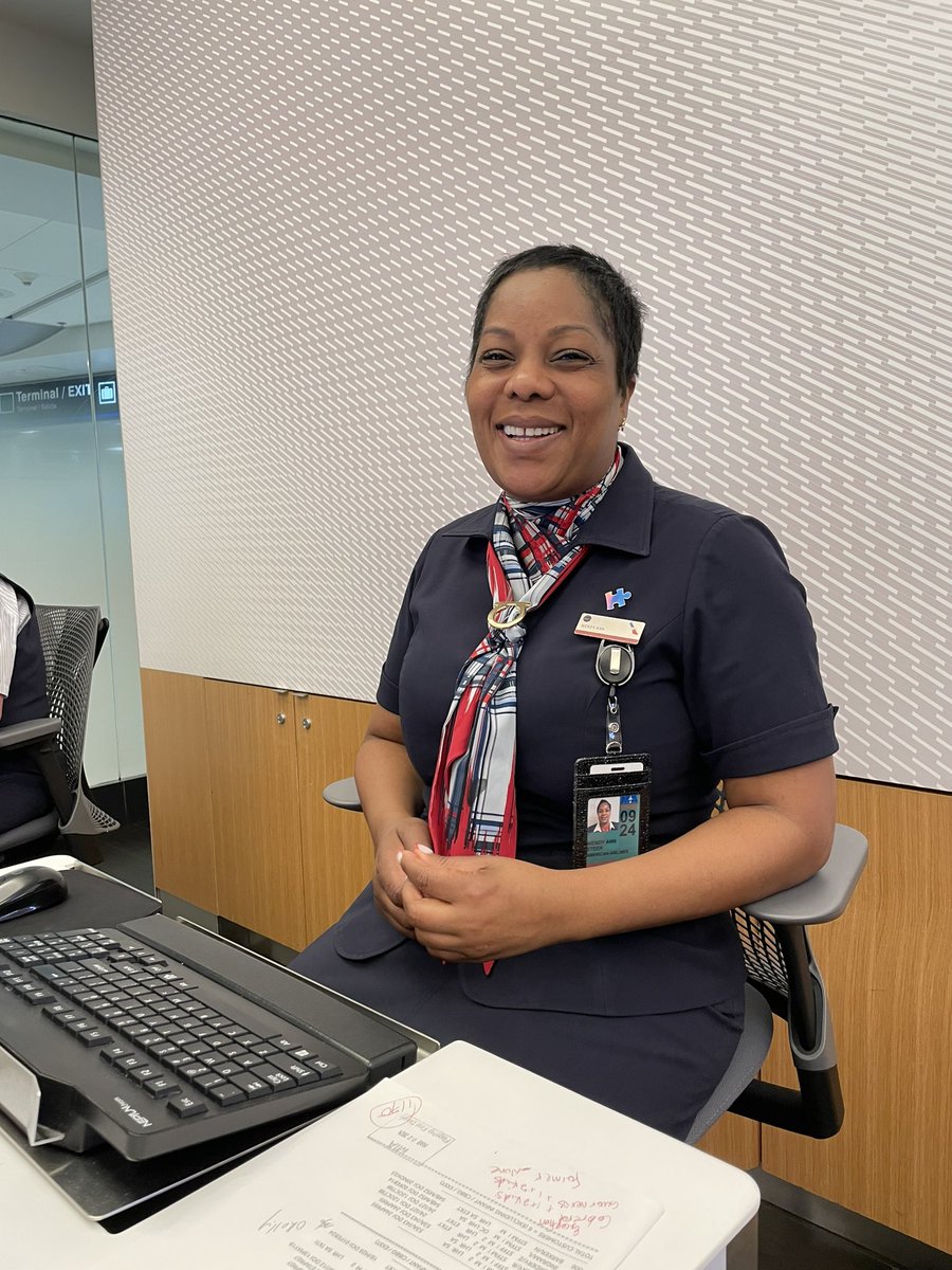 ChantelleTN's tweet photo. @AmericanAir please hire more like Wendy Ann in MIA! After thousands of miles spent to locate a lost bag, she was the only one to help me and she didn’t am have to do it. She made phone calls, provided direction and support! Top Tier service! https://t.co/DL44W20mFU