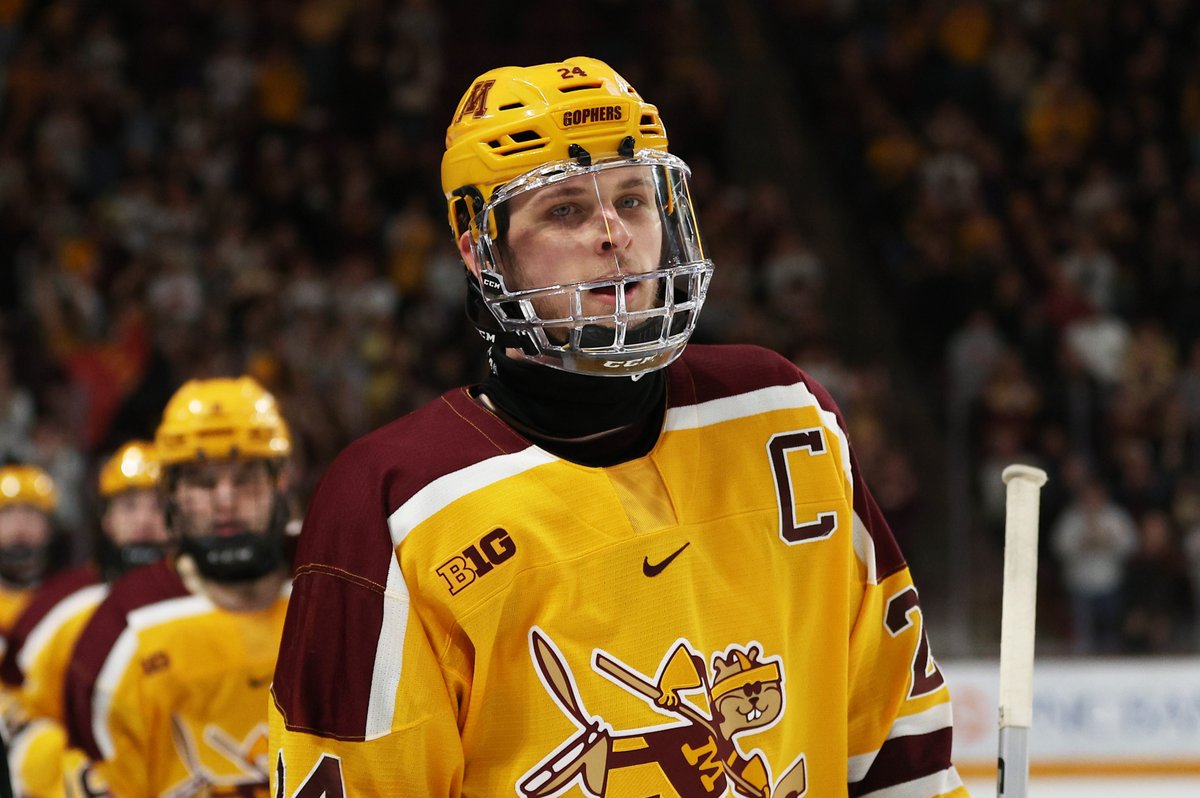 GopherHockey's tweet photo. 5 goals on the weekend.

Seems like something the @B1GHockey stars of the week committee might want to know 🤷‍♂️ https://t.co/lUmHLH2WOI