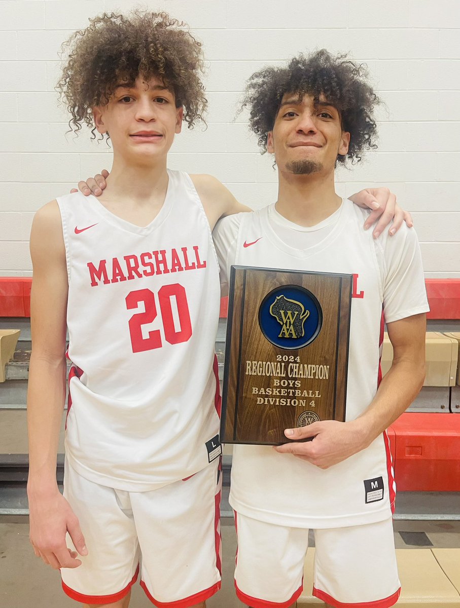 Feels good to have my lil bro by my side for a regional championship. @JaylenMiggins with 15 pts and I had 25.