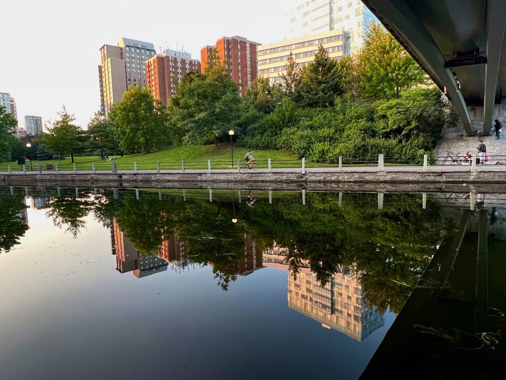 QP a reflection photo

#reflection #weekendchallenge 

Rideau Canal at the University of Ottawa