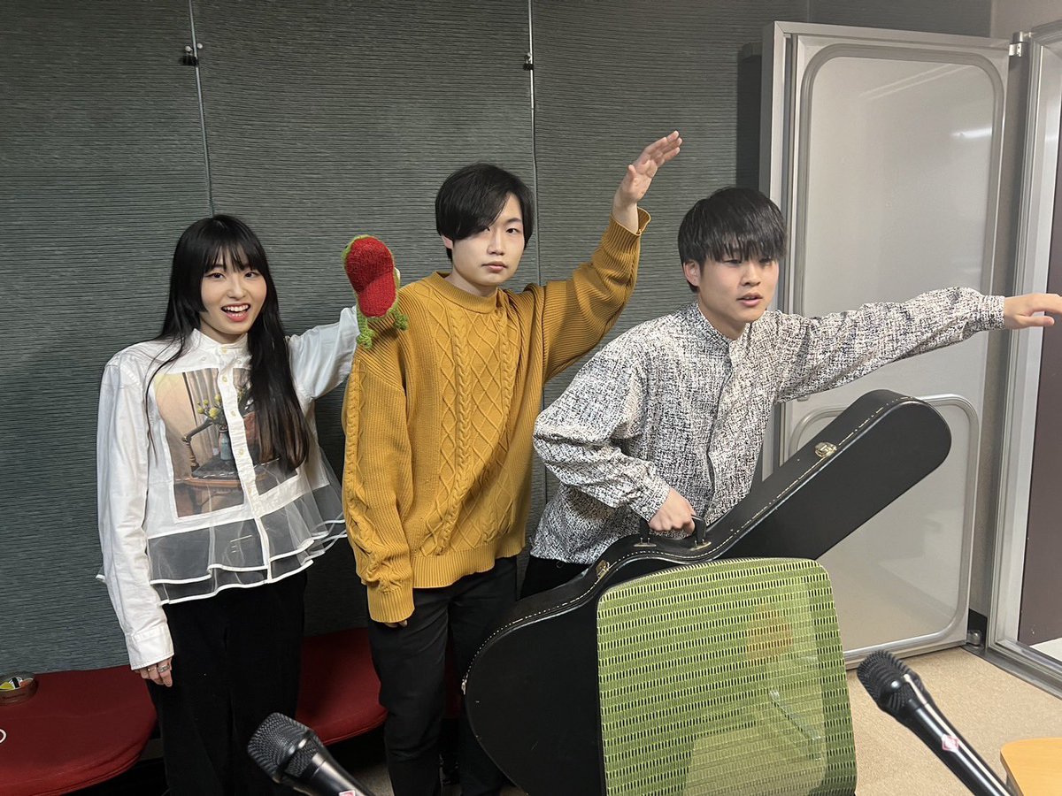 【SWALLOW's nest radio】 本日18:00からエフエム青森で放送📻 今月のメッセージテーマは先月に引き続き「旅行の話」です。お便りお待ちしております！ SWALLOW 1st ワンマンライブ「#吾のため君のため」のチケットも発売中です！詳しくはリプ欄のリンクをご覧ください✨