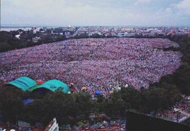 Tsunami of crowd at the iconic Gandhi Maidan in Patna 🔥 Over 12 lakh people joined the historic rally today.