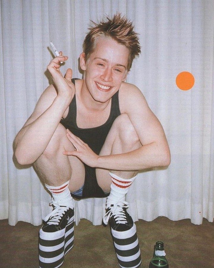 macaulay culkin, 2002.
#2000s #y2k #popculture #2000sfashion #pink #00s #the2000s #2000sera #macaulayculkin