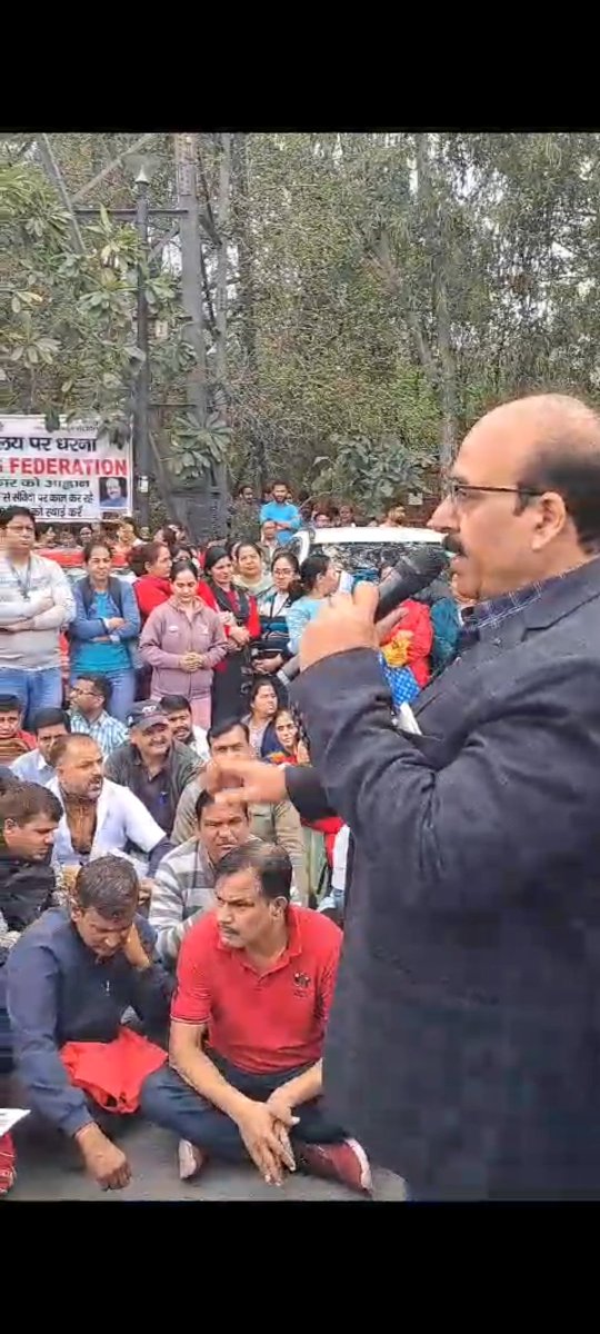 <a href="/ArvindKejriwal/">Arvind Kejriwal</a> 7 मार्च को दिल्ली विधान सभा पर संविदा स्वास्थ्य कर्मियो का विशाल धरना प्रर्दशन <a href="/Saurabh_MLAgk/">Saurabh Bharadwaj</a> 
<a href="/AdvRajendraPal/">(समण) Rajendra Pal Gautam</a> विधान सभा में बिल पास करवाओ वरना कुर्सी छोड़ो ! <a href="/JPNadda/">Jagat Prakash Nadda</a> 
<a href="/Virend_Sachdeva/">Virendraa Sachdeva</a> 
<a href="/RahulGandhi/">Rahul Gandhi</a> <a href="/ArvinderLovely/">Arvinder S. Lovely</a> 
<a href="/kjsehrawat/">Kamaljeet Sehrawat</a> 
<a href="/RamvirBidhuri/">Ramvir Singh Bidhuri</a> 
<a href="/ANI/">ANI</a>