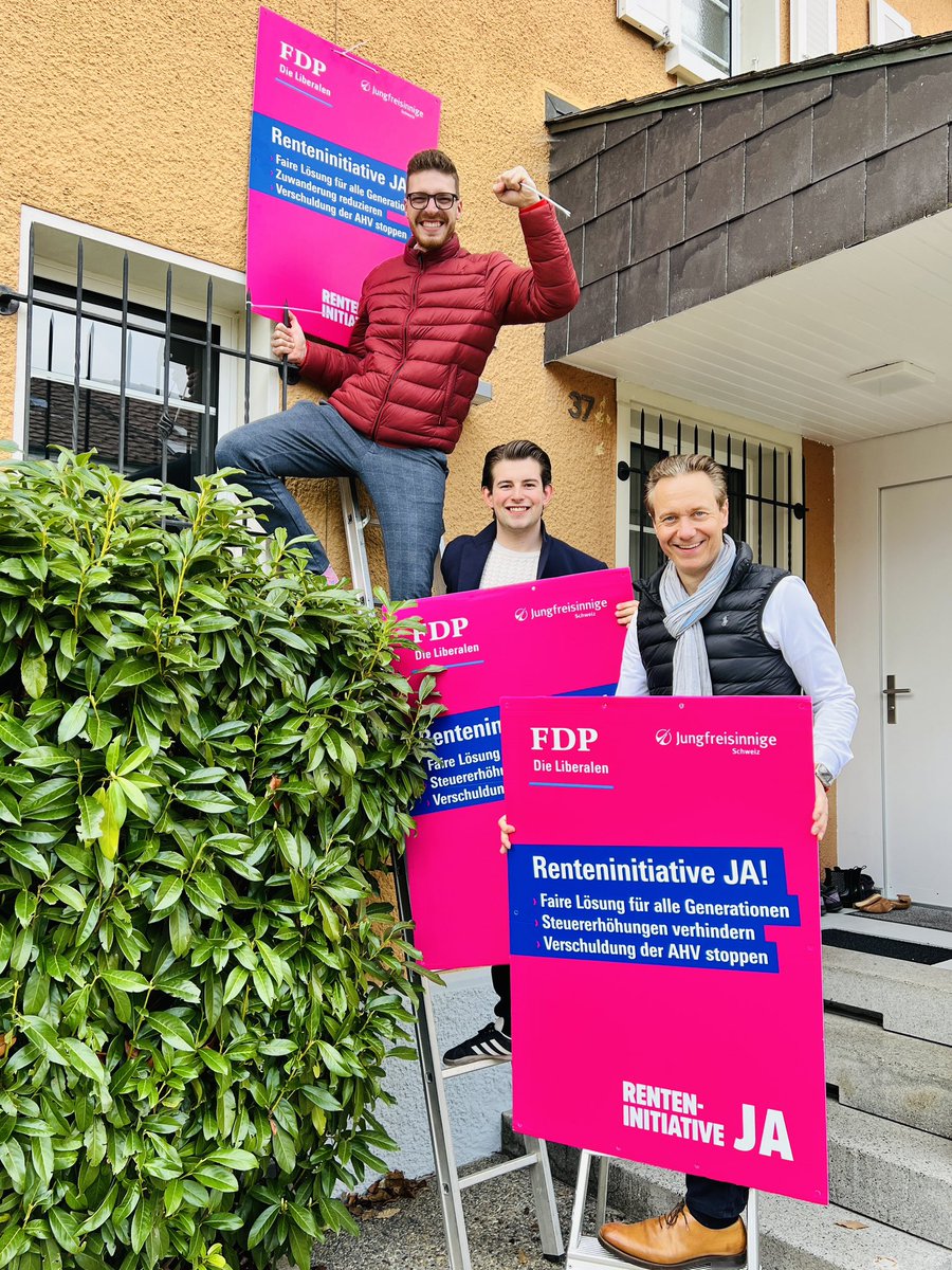 Der nächsten Generation zuliebe sage ich klar JA zur <a href="/RentenVI/">Renteninitiative</a> der <a href="/Jungfreisinnige/">Jungfreisinnige Schweiz</a> 👍 Die Urnen sind noch bis Sonntag um 12 Uhr geöffnet 🗳️ Avec respect de la prochaine génération, je dis clairement OUI à l’initiative des jeunes libéraux-radicaux sur les rentes. <a href="/FDP_Liberalen/">FDP Schweiz</a>