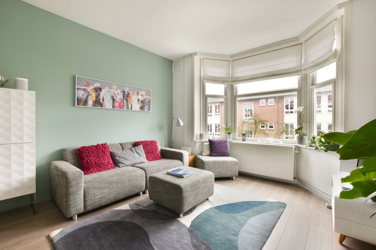 TIPMakelaar's tweet photo. TIP! Superleuk en licht drie kamer app. 46 m² , tweede verdieping, goed onderhouden,  woonkamer met veel licht, een balkon, een grote kamer/berging op de zolderetage. Gelegen in de gewilde Hoofddorppleinbuurt in Amsterdam Zuid https://t.co/jw9QaboUaS #tekoop #appartement https://t.co/jMxYT4WHVn