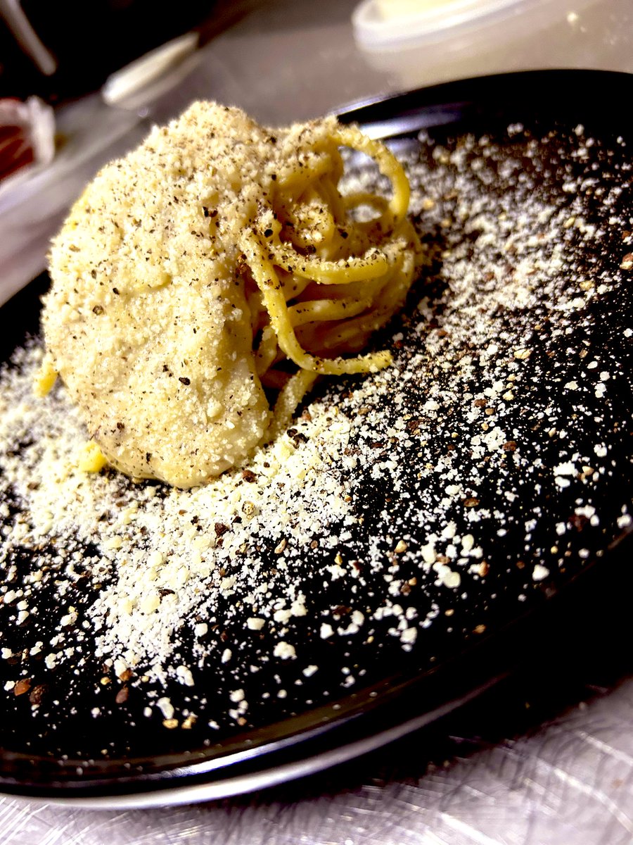 Tonnarelli cacio e pepe - Tonnarelli Cheese and pepper #cibo #cooking #cucina #delicious #fashionfood #favorite #food #foodaddict #foodie #foodism #foodlover #foodpic #foodpics #foodporn #foods #foodstyling #gnam #ilovecooking #ilovefood #sweet #cacioepepe