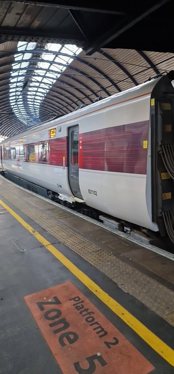 EArakpogun's tweet photo. @TPEassist @LNER @TPExpressTrains E.g. @LNER 9.06 to York already opened by 8.40 https://t.co/l2x7RgxNAx